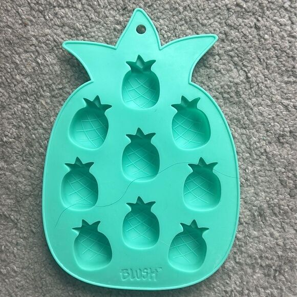 Blush Pineapple 🍍 Silicone Mold! - Picture 3 of 7